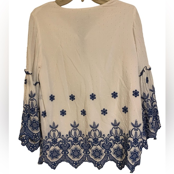Karen Kane embroidered bell sleeve top women’s size Small blue and white - Picture 4 of 8